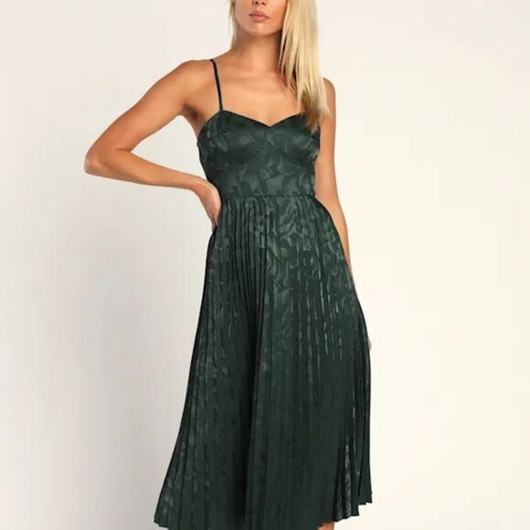 Lulu's Forest Green Midi Dress - Picture 2 of 10